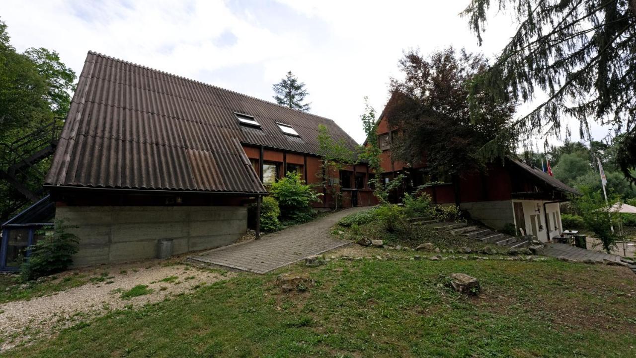 Delemont Youth Hostel Экстерьер фото