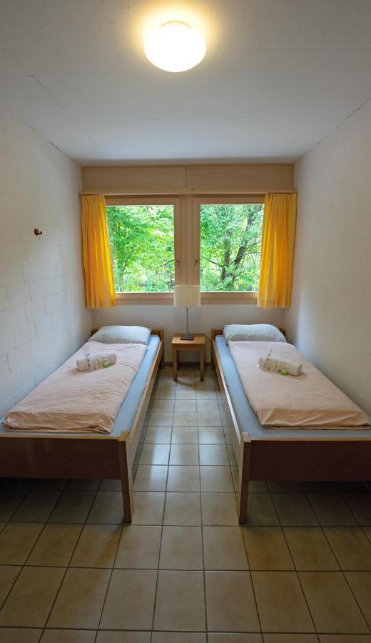 Delemont Youth Hostel Экстерьер фото