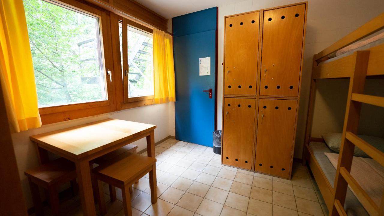 Delemont Youth Hostel Экстерьер фото
